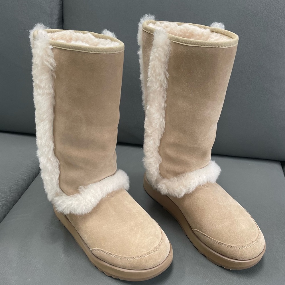 Ladies size 7 Sunburst Tall Ugg Boots Sand Color